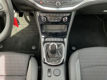 Car image 14