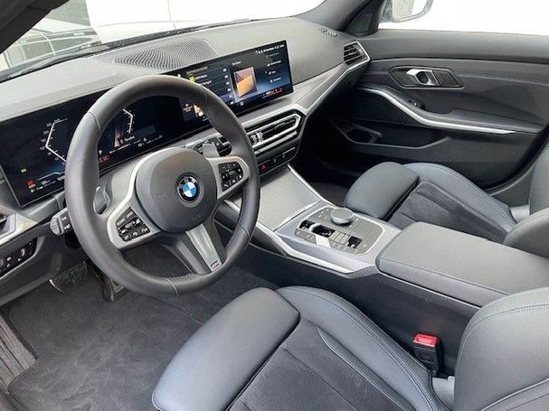 BMW 330i Touring M 180 kW image number 6