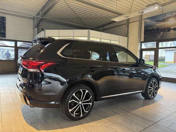 Mitsubishi Outlander 4WD 164 kW image number 4