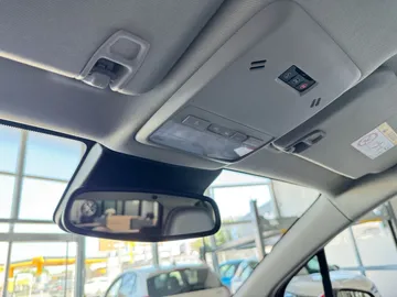 Car image 38