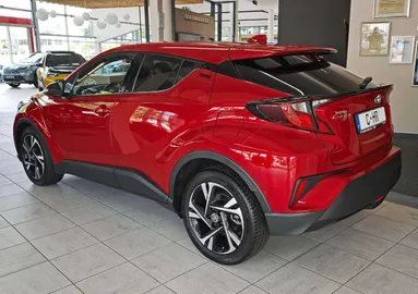 Car image 4