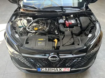Car image 26