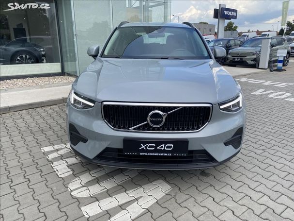 Volvo XC40 T2 Essential 95 kW image number 3