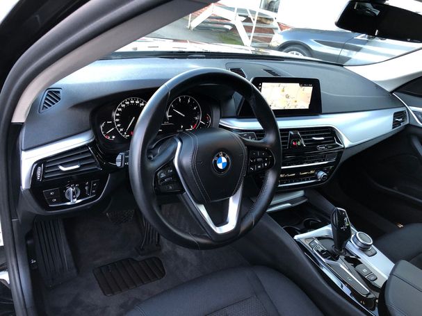 BMW 520d Touring 140 kW image number 13