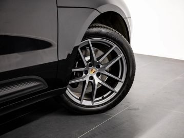 Car image 47