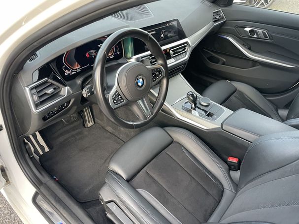 BMW 330d Touring M Sport xDrive 210 kW image number 11