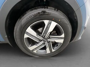 Car image 35