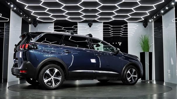 Peugeot 5008 BlueHDi EAT8 GT 133 kW image number 8