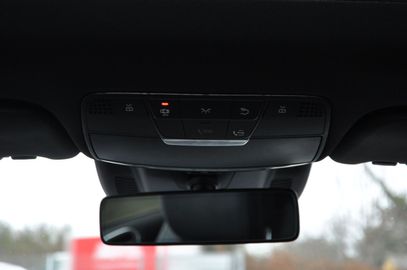 Car image 37