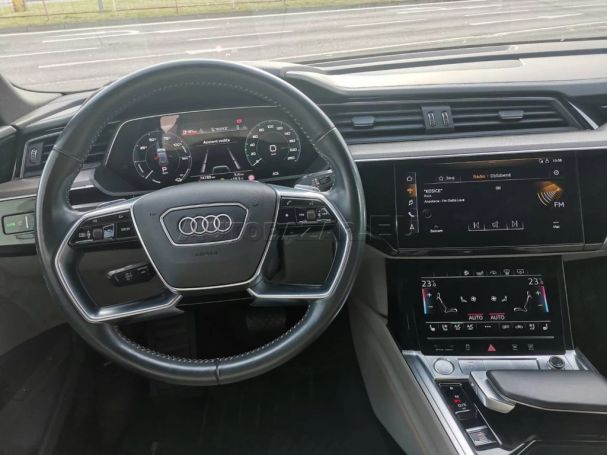 Audi e-tron 55 quattro S-line 300 kW image number 6