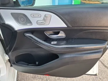 Car image 46