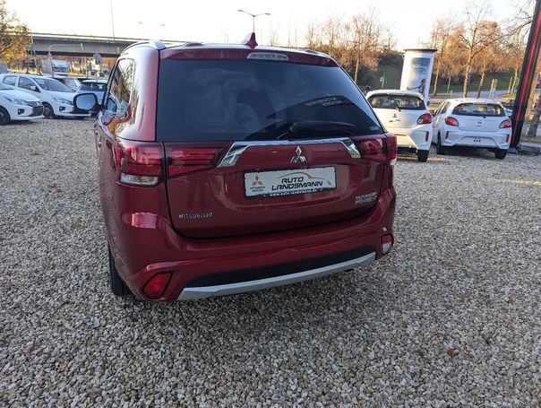 Mitsubishi Outlander 2.0 Plug-In Hybrid Plus 4WD 120 kW image number 5