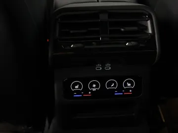 Car image 35