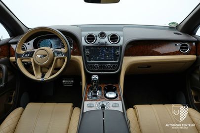 Car image 28