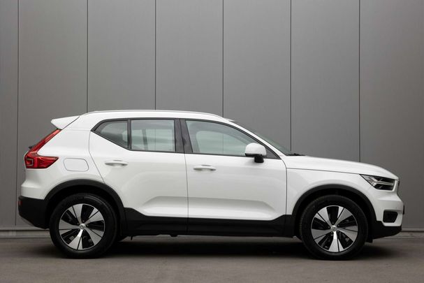 Volvo XC40 B4 Momentum 145 kW image number 4