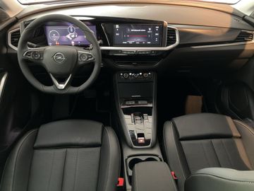 Car image 13