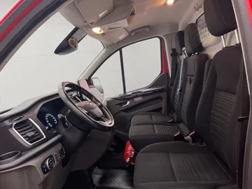 Car image 30