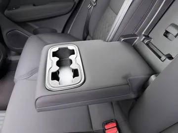 Car image 44