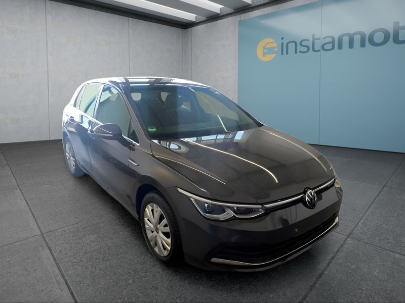 Volkswagen Golf 8 2.0