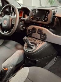 Car image 11