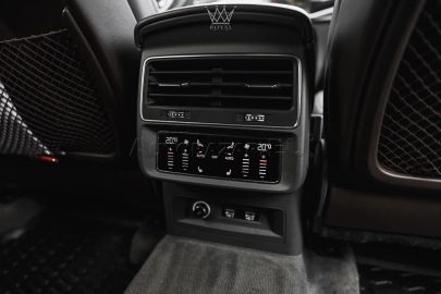 Car image 37