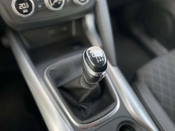 Car image 30