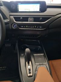 Car image 21