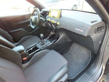 Car image 26