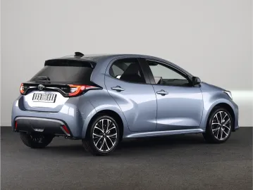 Car image 3