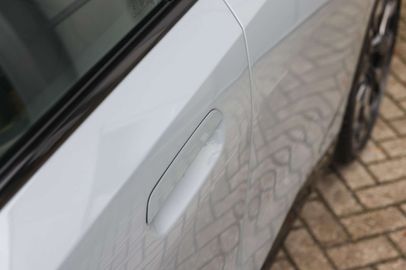 Car image 36