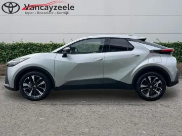 Car image 4