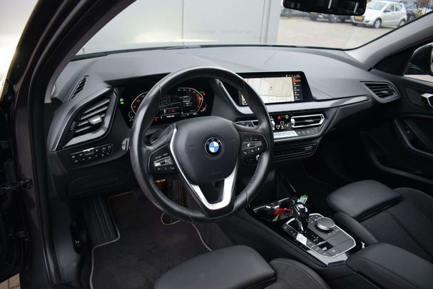 BMW 118i 100 kW image number 4