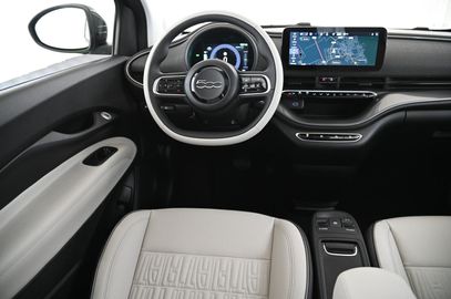 Car image 30