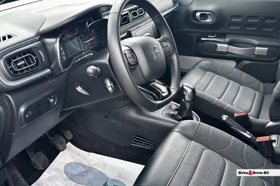 Car image 22