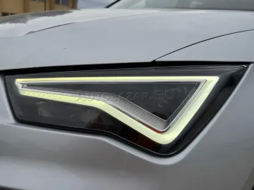Car image 32