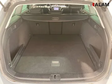 Car image 32