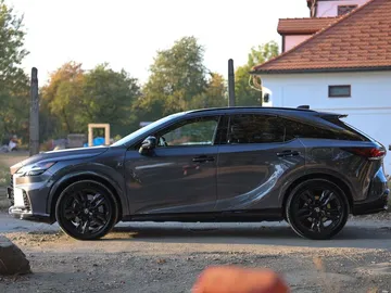 Car image 28