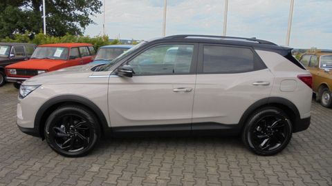 Car image 25