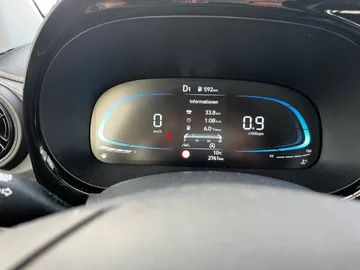 Car image 27