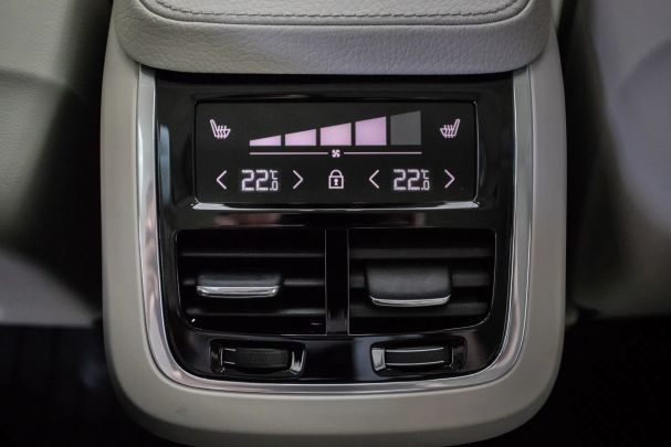 Volvo XC90 T6 AWD Momentum 228 kW image number 30