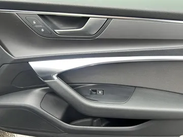 Car image 31