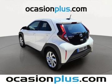 Car image 4