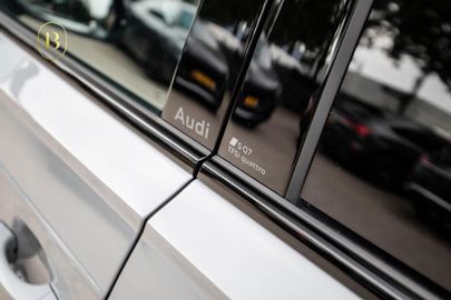 Car image 40