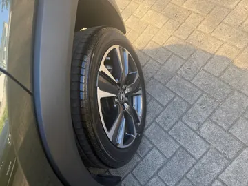 Car image 29