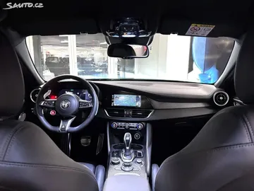 Car image 26