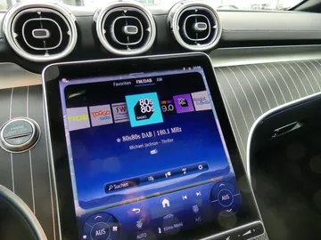 Car image 28