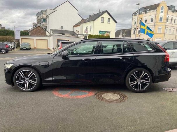 Volvo V60 T8 R Design AWD 288 kW image number 5