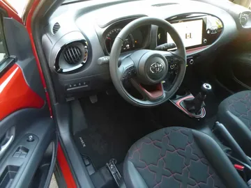 Car image 5
