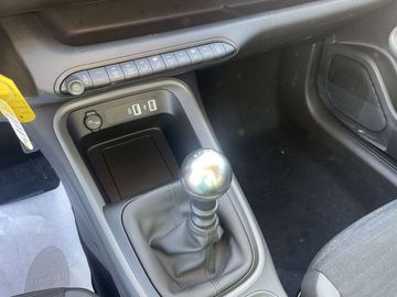 Car image 32