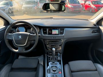 Car image 11